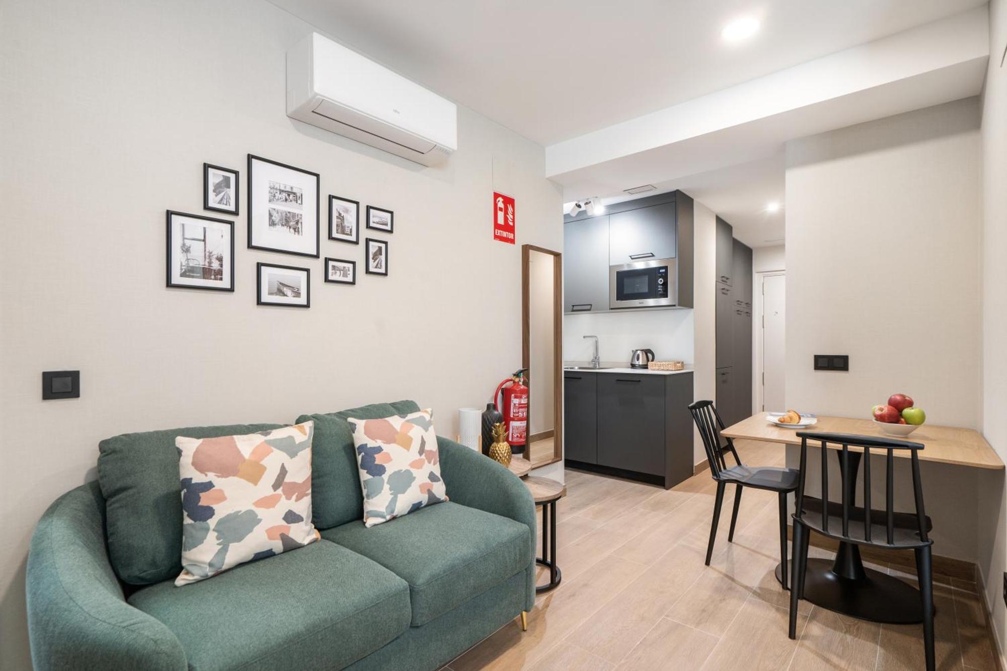 Dobo Madrid Cabrera Apartment Bagian luar foto