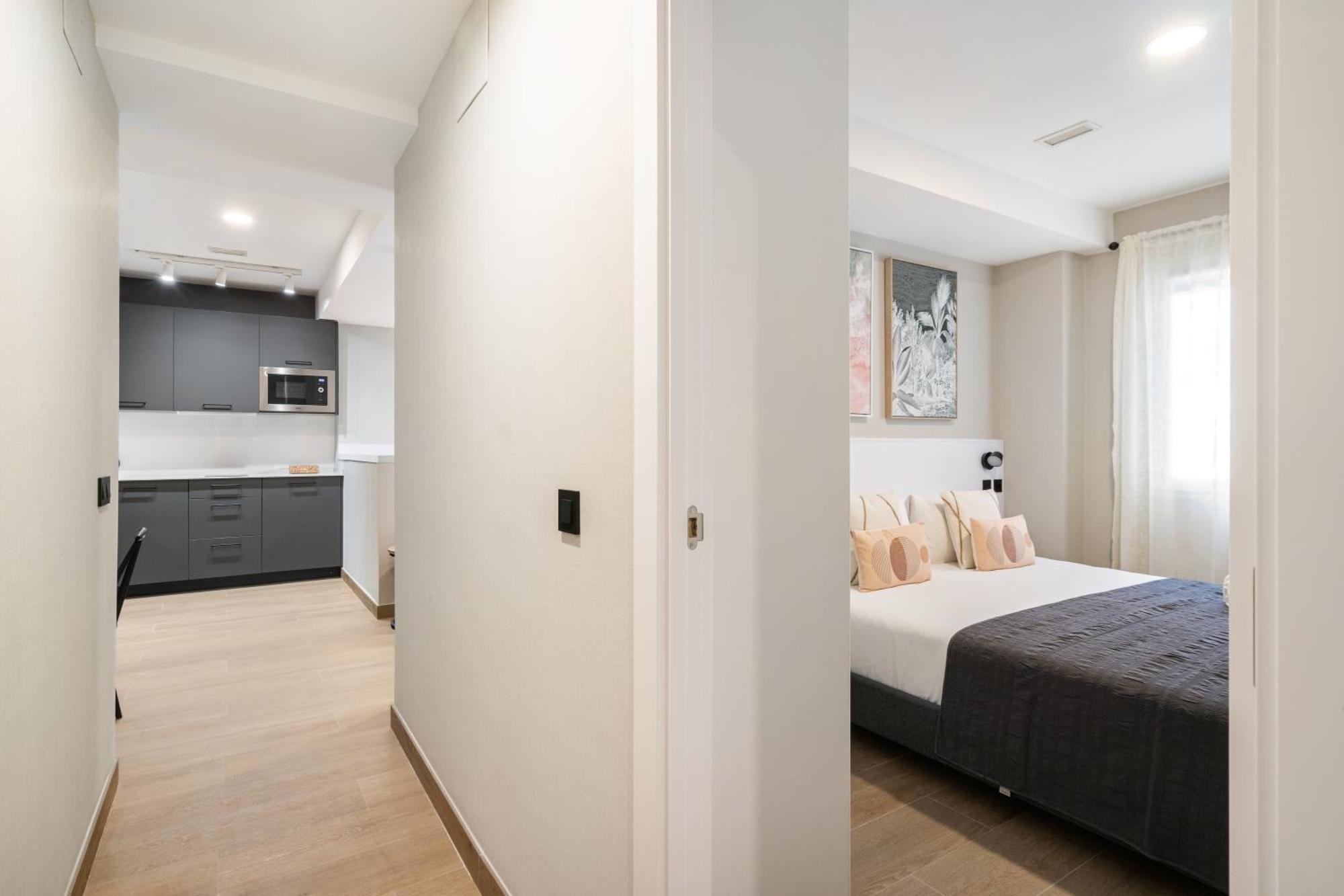 Dobo Madrid Cabrera Apartment Bagian luar foto